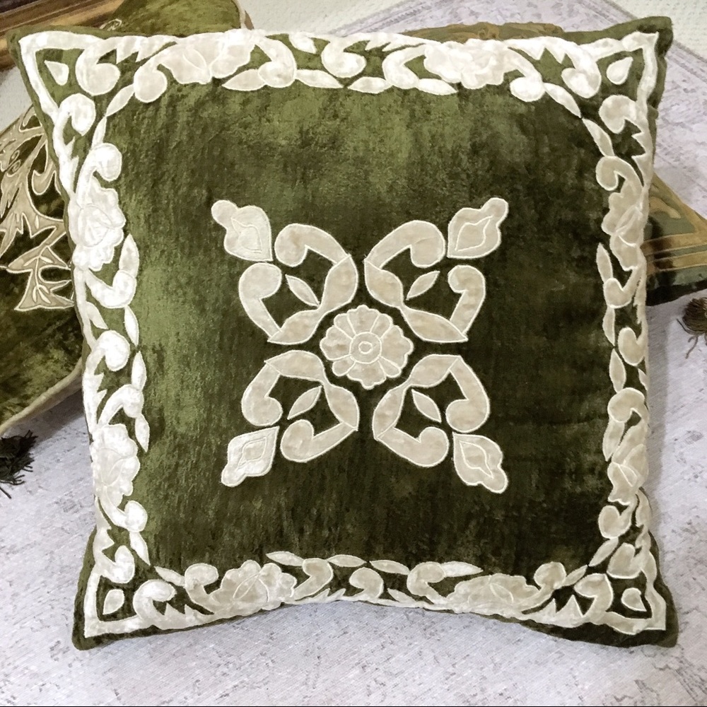 Green & White Velvet Decorative Throw Pillow